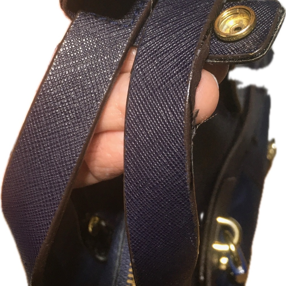 Henri Bendel Jet Set Backpack Sling Back Shoulder Bag Navy Blue - Picture 6 of 16